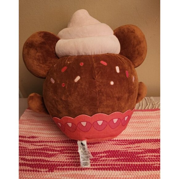 Minnie Mouse Strawberry Cupcake Disney Munchlings Plush - Picture 3 of 3